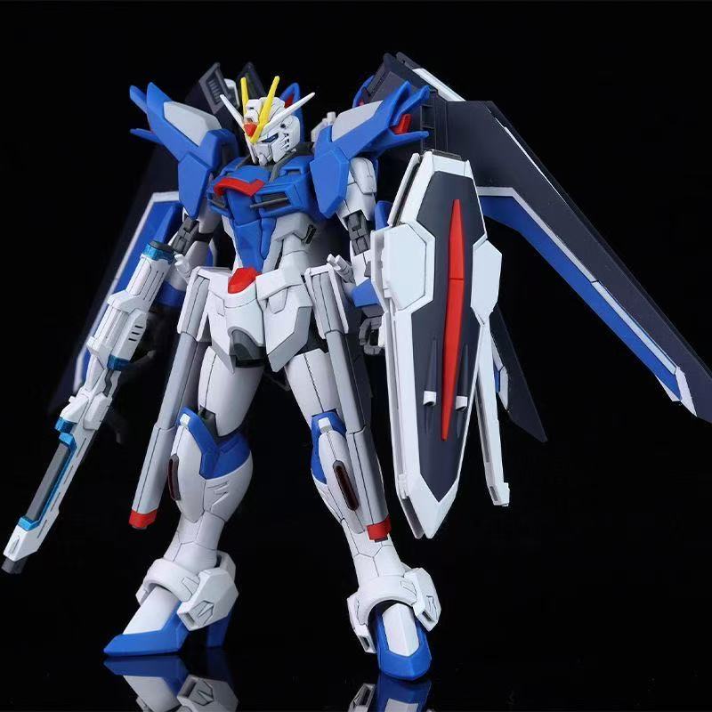 Model Kit Gundam - ชุดประกอบโมเดลกันดั้ม HG STTS-909 Rising Freedom, ฟิกเกอร์เมชาสีขาว-น้ำเงินรุ่น