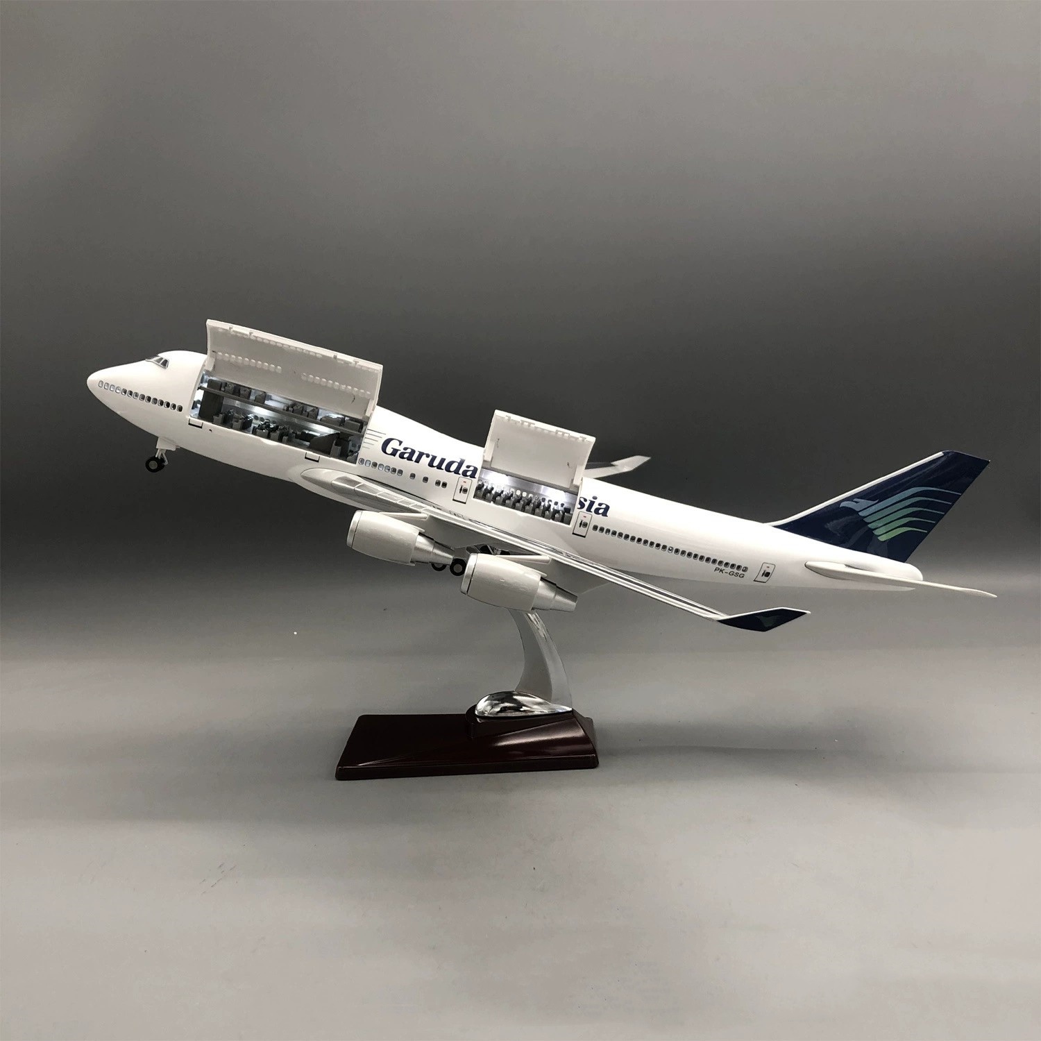 ชุดโมเดลเครื่องบินการูด้าอินโด - Model Kit Indonesia บทวิจารณ์และราคา