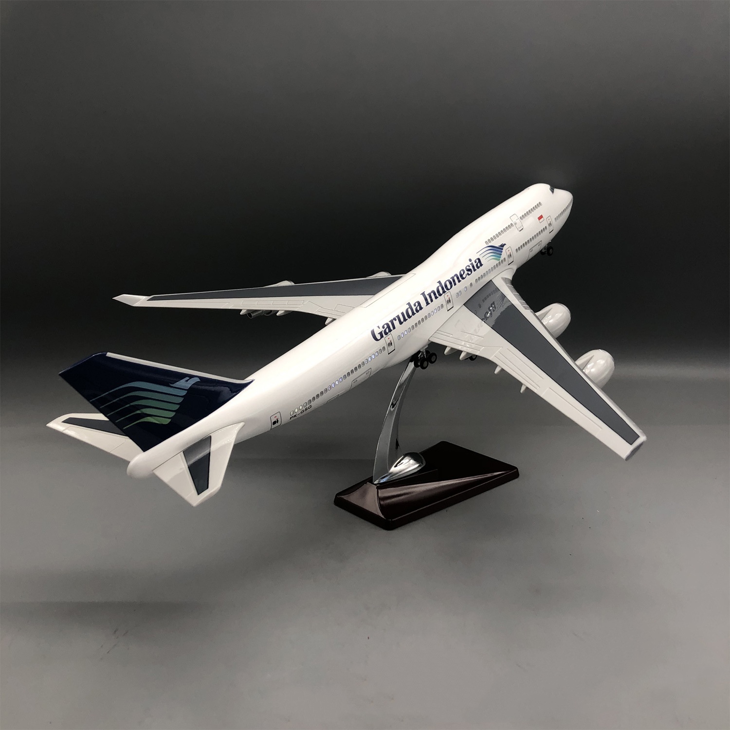 ชุดโมเดลเครื่องบินการูด้าอินโด - Model Kit Indonesia บทวิจารณ์และราคา